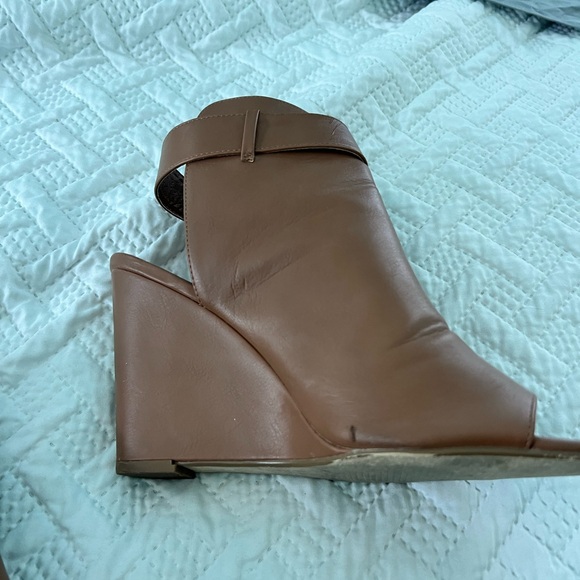 Size 9 open toe booties - Picture 5 of 6